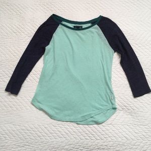 American Eagle 3/4 Sleeve Raglan Tee